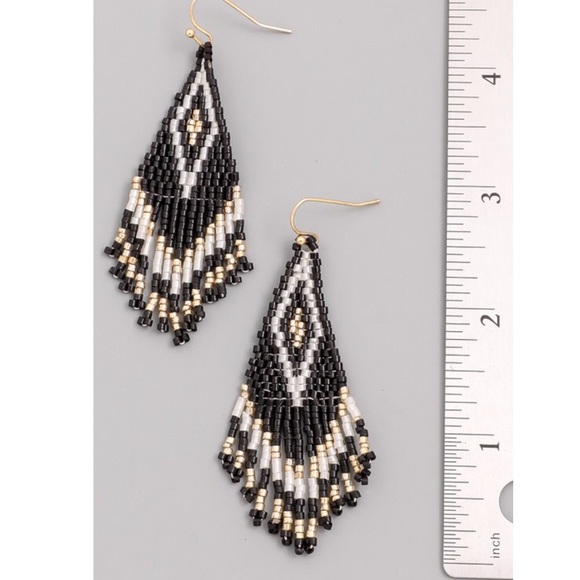 Last 1! 🌟Hot Pink Beaded Tassel Earrings - Picture 4 of 5